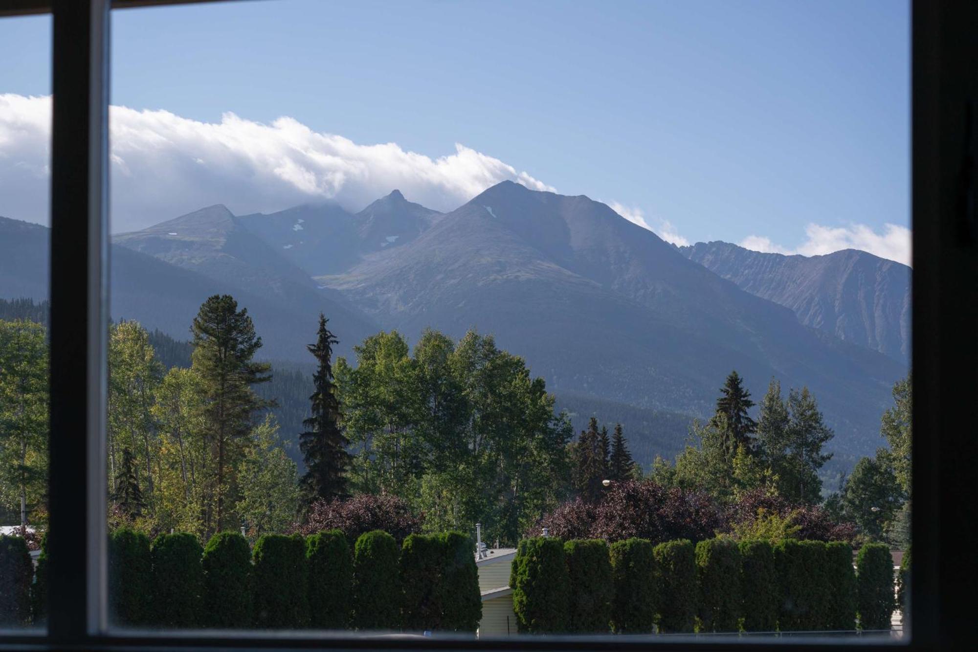 Prestige Hudson Bay Lodge Premier Collection Smithers Exterior foto